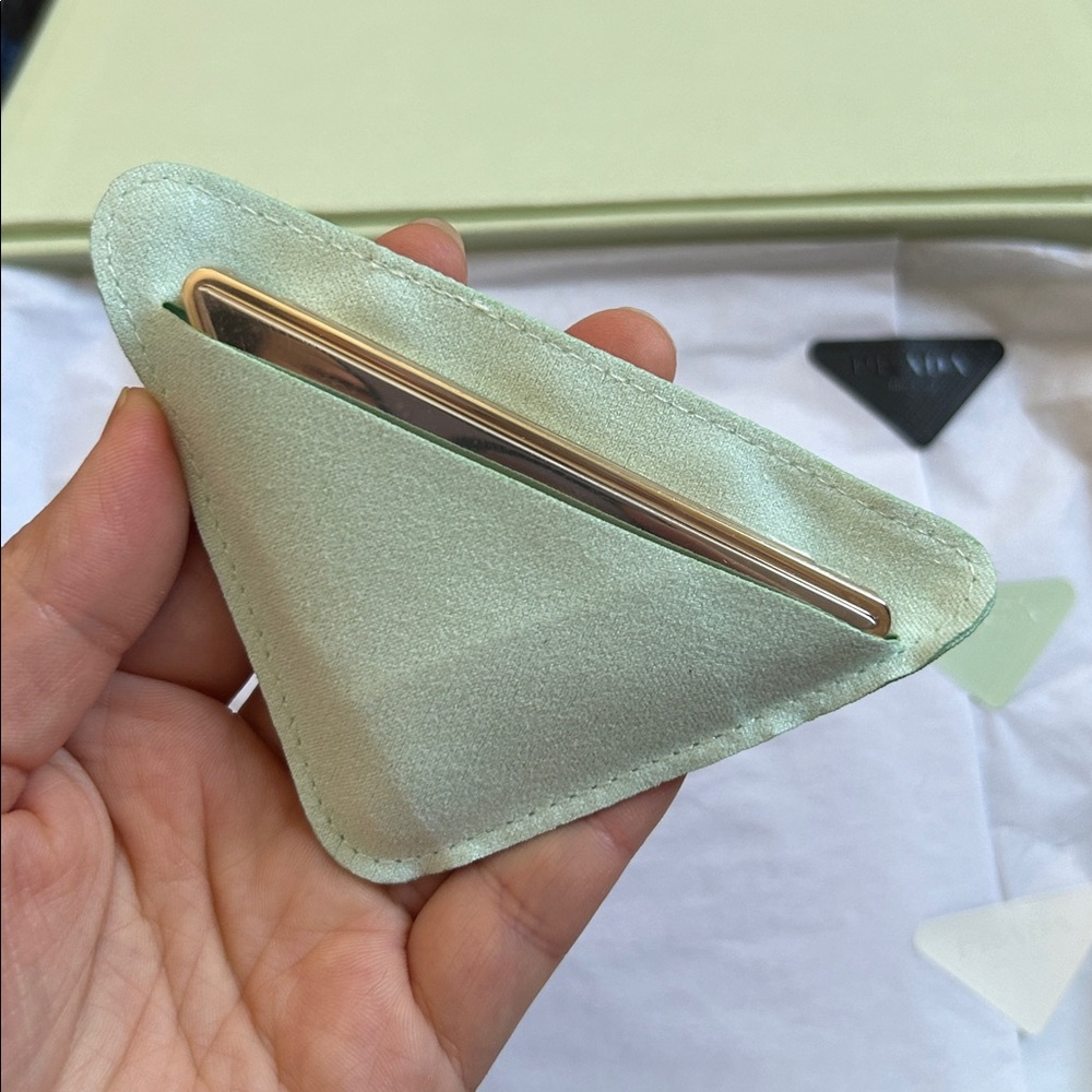 Prada Beauty Triangle compact mirror - Picture 12 of 17
